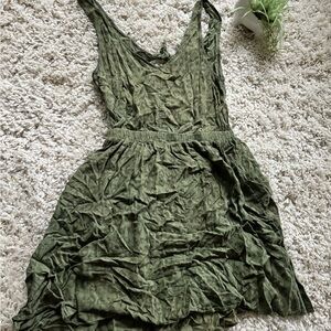 H&M divided olive green frilly flowery super cute summer dress that’s ba…